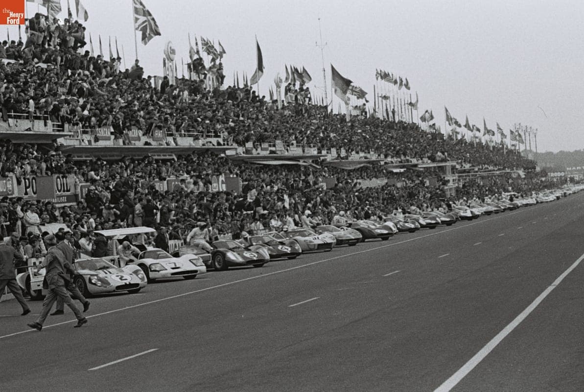 Start of the 24 Heures du Mans (24 Hours of Le Mans) Race, June 1967