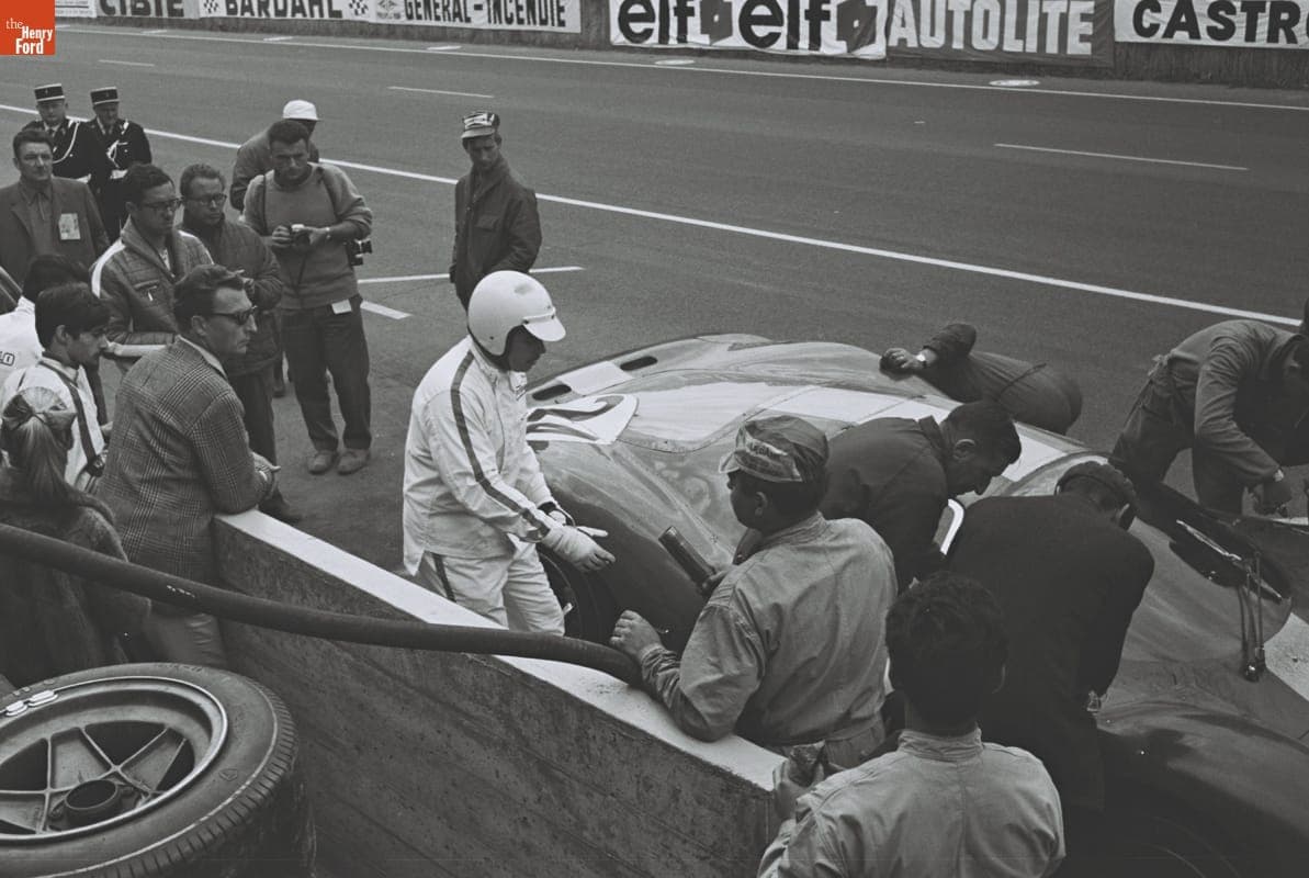 Ferrari 330 P4 Driven by Willy Mairesse and Jean Beurlys at the 24 Heures du Mans (24 Hours of Le Mans) Race, June 1967