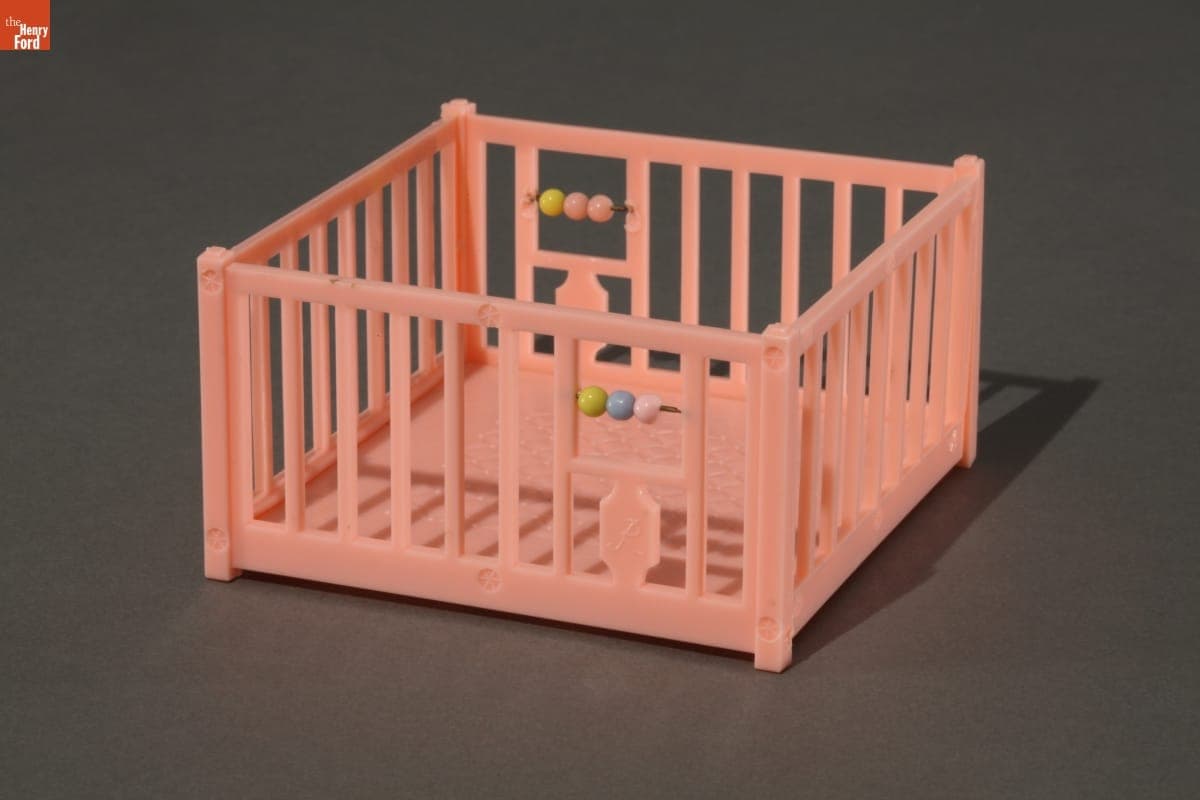 Dollhouse Playpen, 1946-1960
