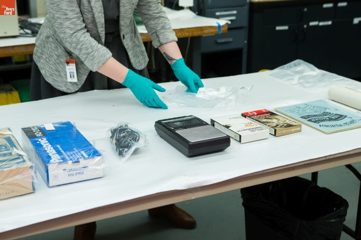 Unloading and Unpacking of Apple 1 Computer, November 2014 - Image 57