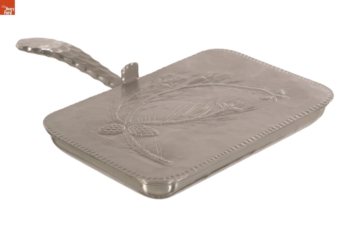 Everlast "Forged Pine" Silent Butler, 1947-1955