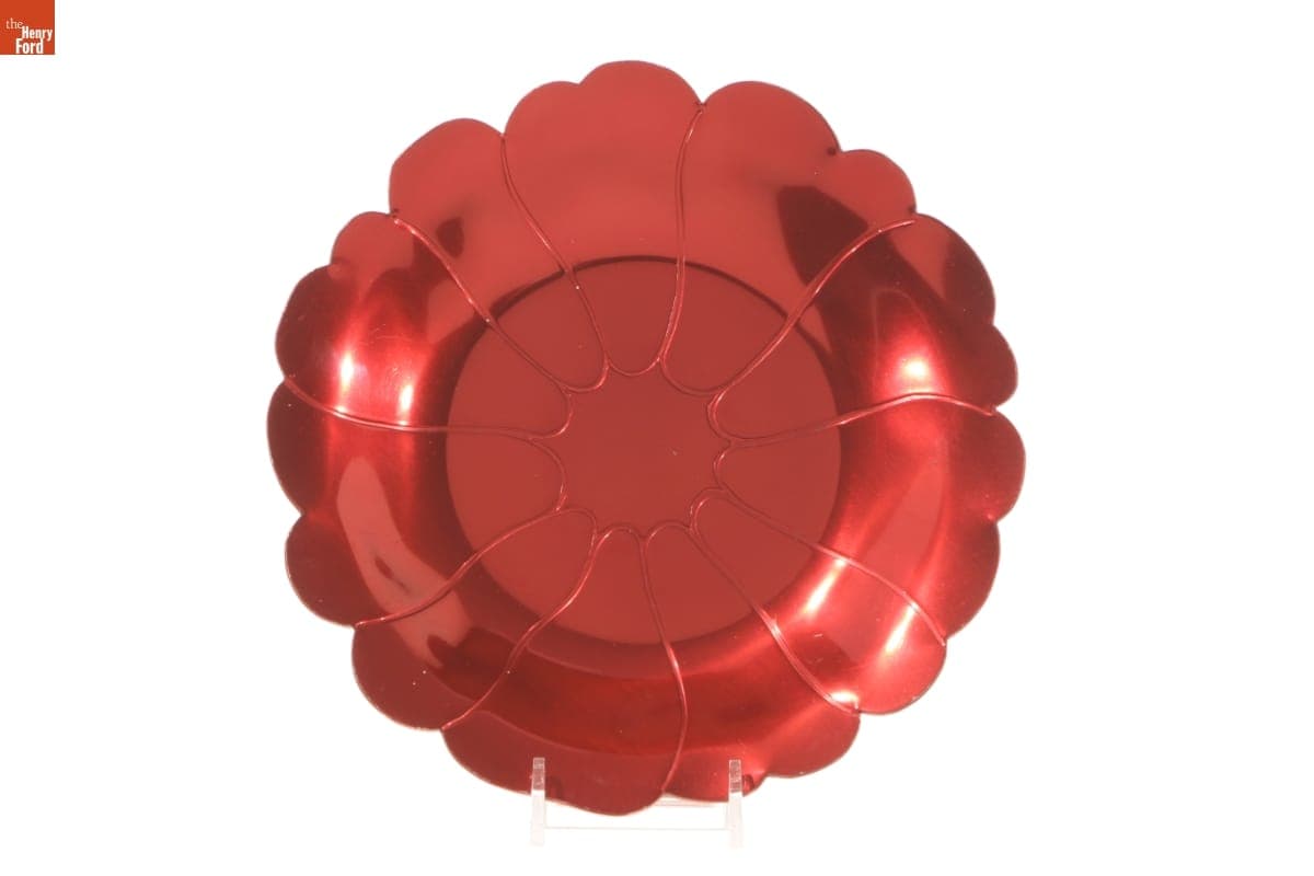 Everlast "Neocraft Flower" Ashtray, 1938-1955