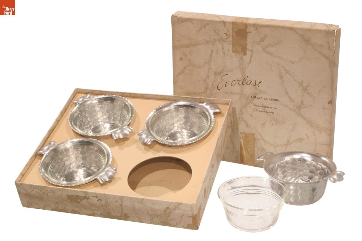 Everlast "Forged" Custard Cups, 1947-1960