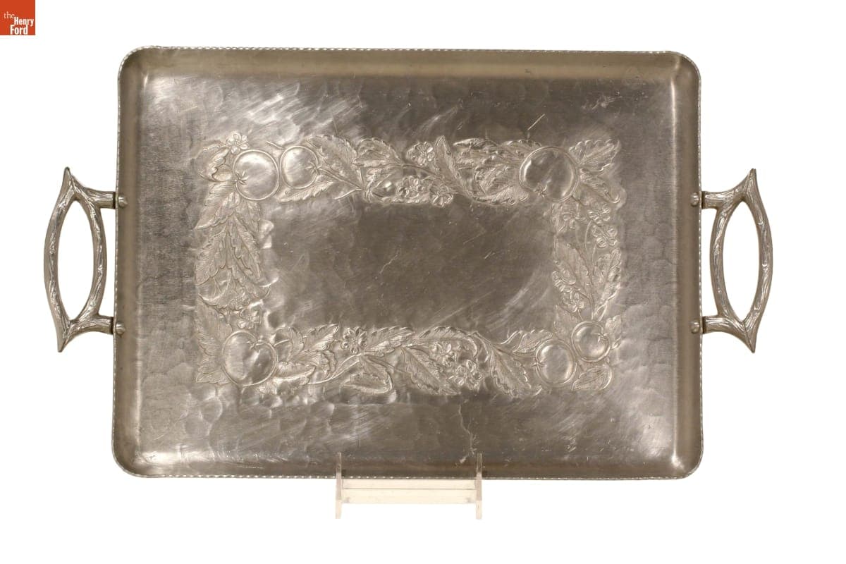 Everlast "Forged Apple" Tray, 1947-1952