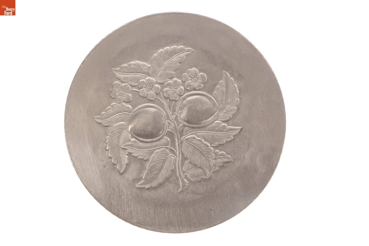 Everlast "Forged Apple" Trivet, 1947-1960