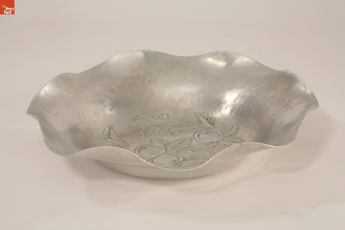 Everlast "Forged Apple" Fruit Bowl, 1938-1950