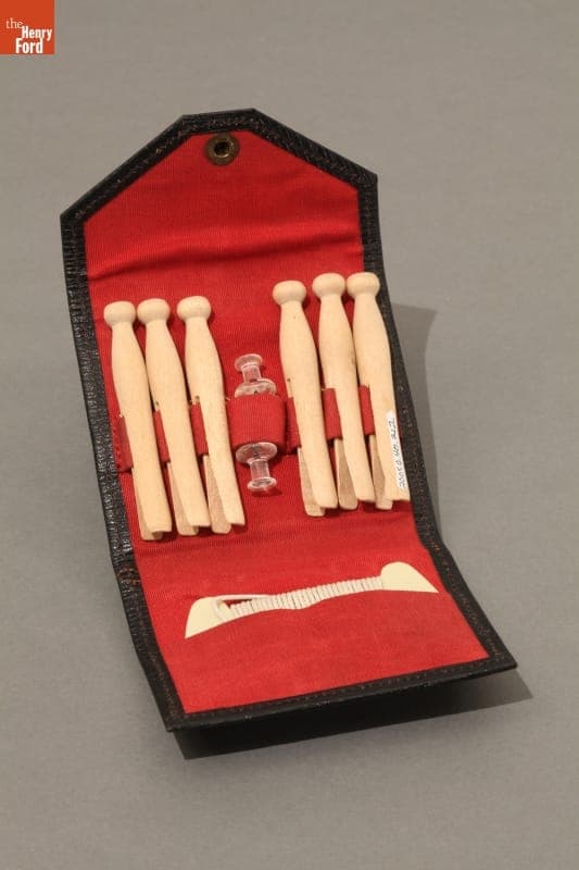 Travel Kit with Mini-Clothespins & Clothesline, 1940-1965