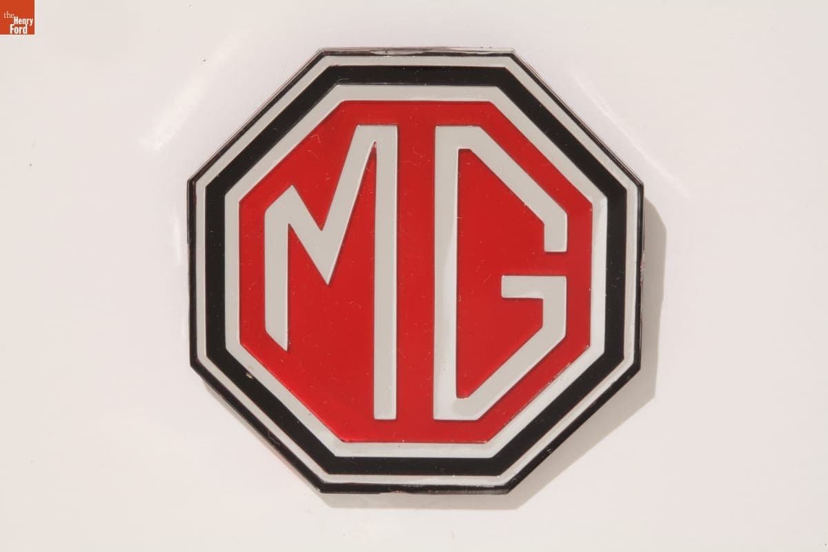 MG Emblem, 1970-1972