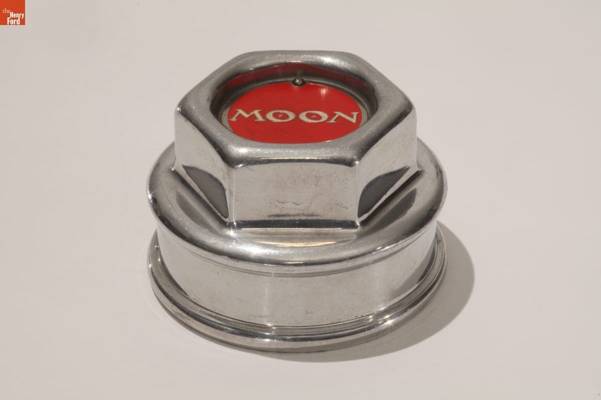 Moon Hubcap, circa 1922