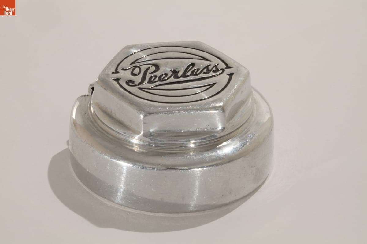 Peerless Hubcap, circa 1920