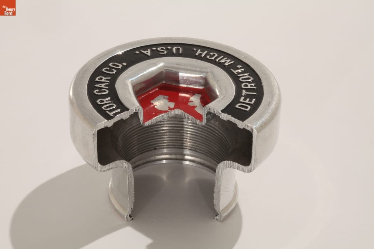 Packard Hubcap, 1925-1930