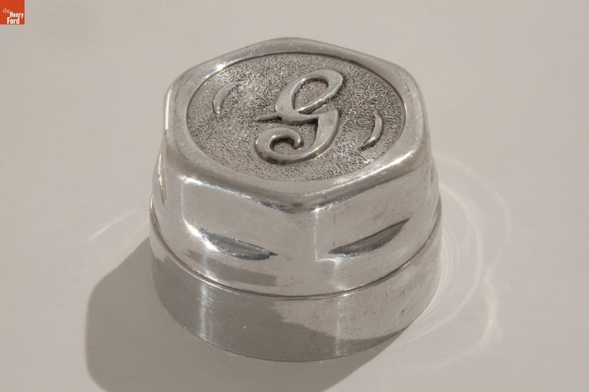 Gray Hubcap, 1922-1926