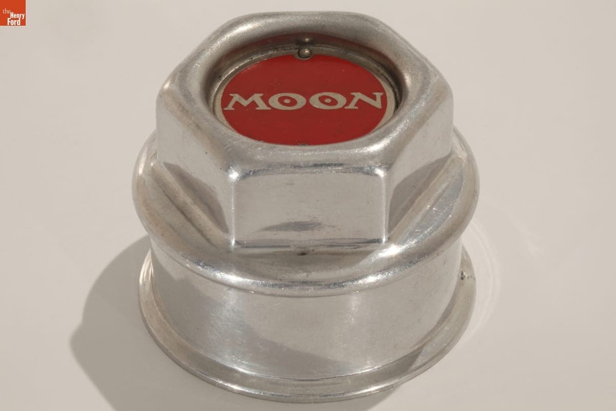 Moon Hubcap, circa 1922