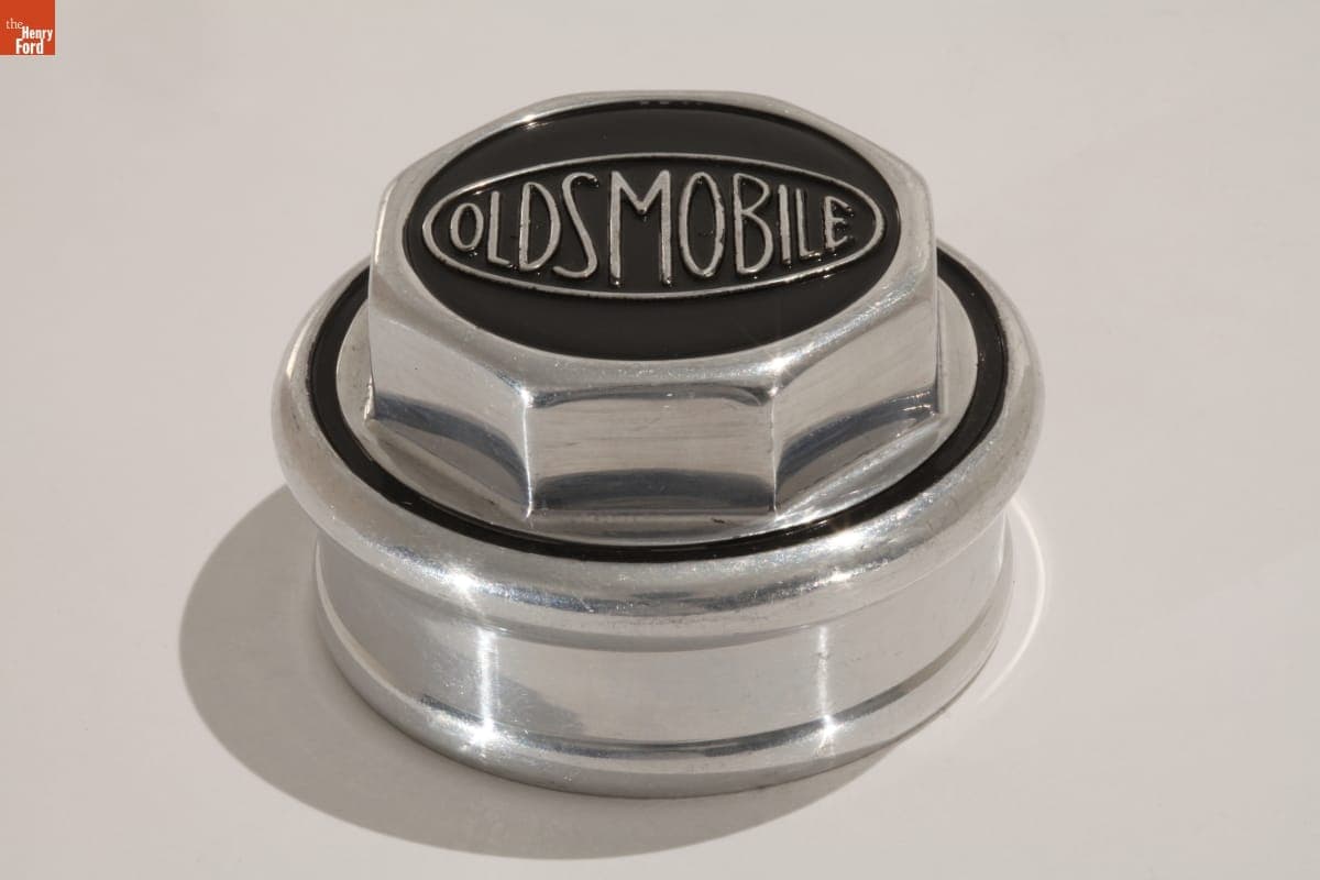 Oldsmobile Hubcap, 1928-1930