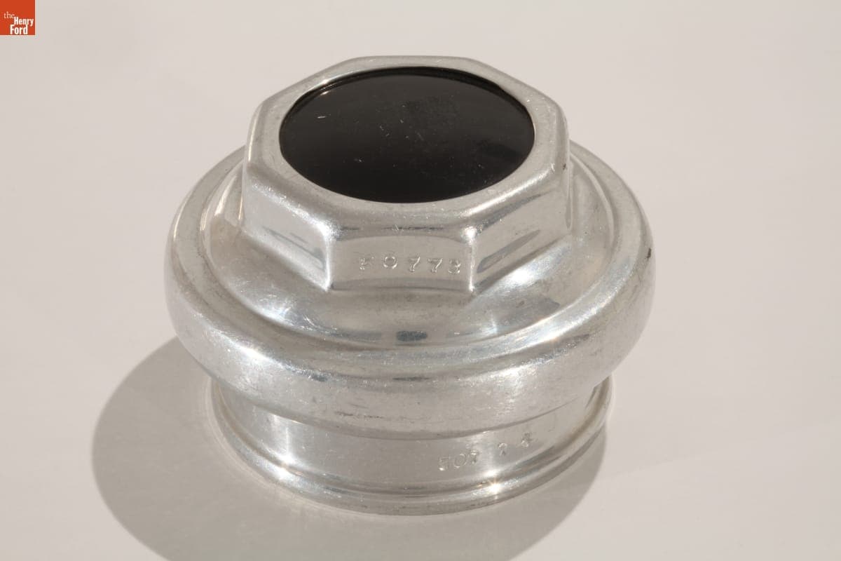 Maxwell Hubcap, circa 1925