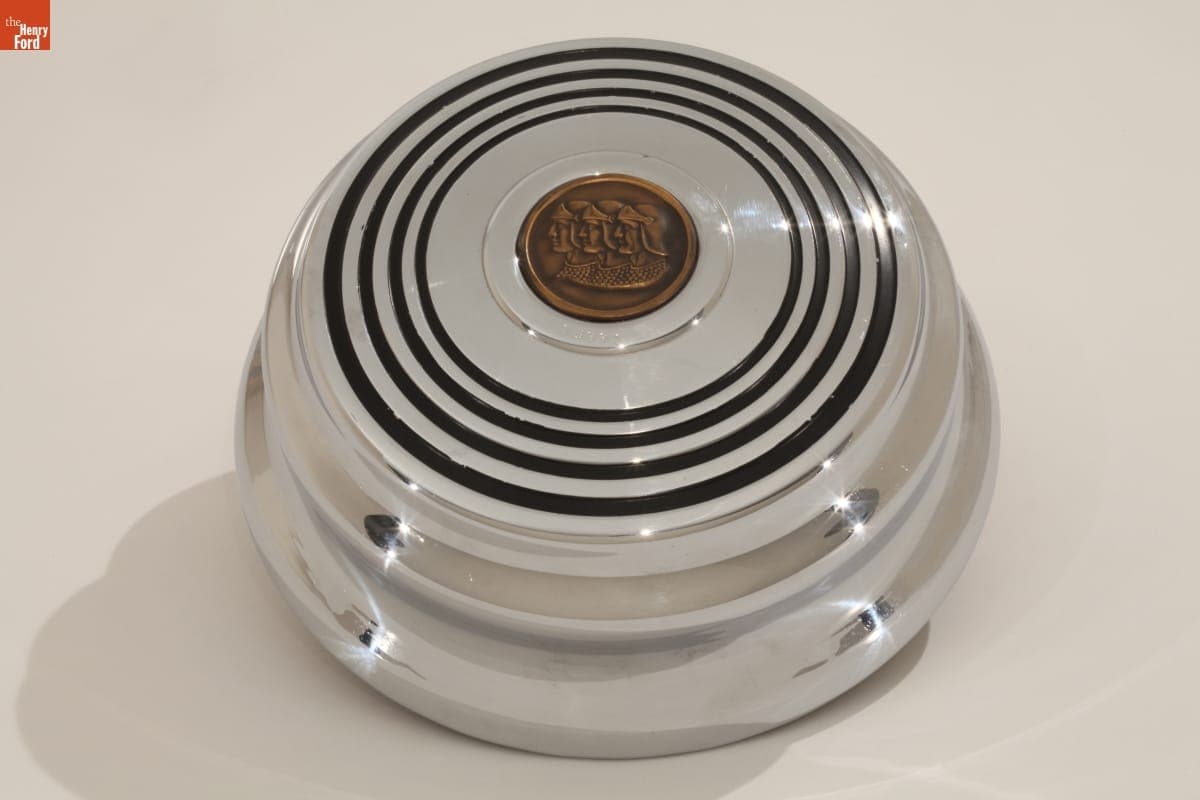 Graham-Paige Hubcap, 1931-1938