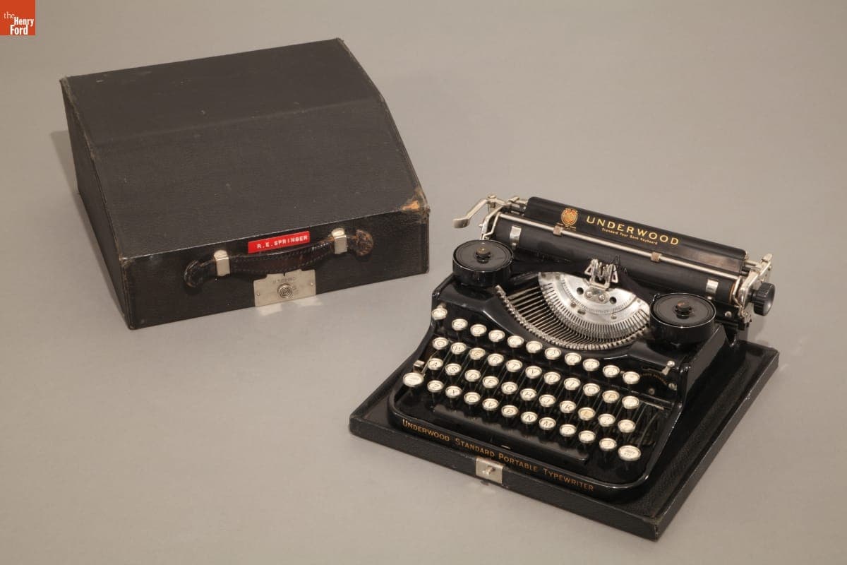 Underwood Standard Portable Typewriter, 1926-1931