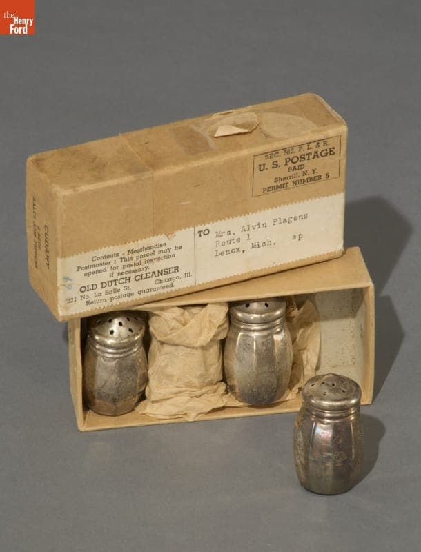 Old Dutch Cleanser Salt and Pepper Shakers Premium Set, 1900-1920