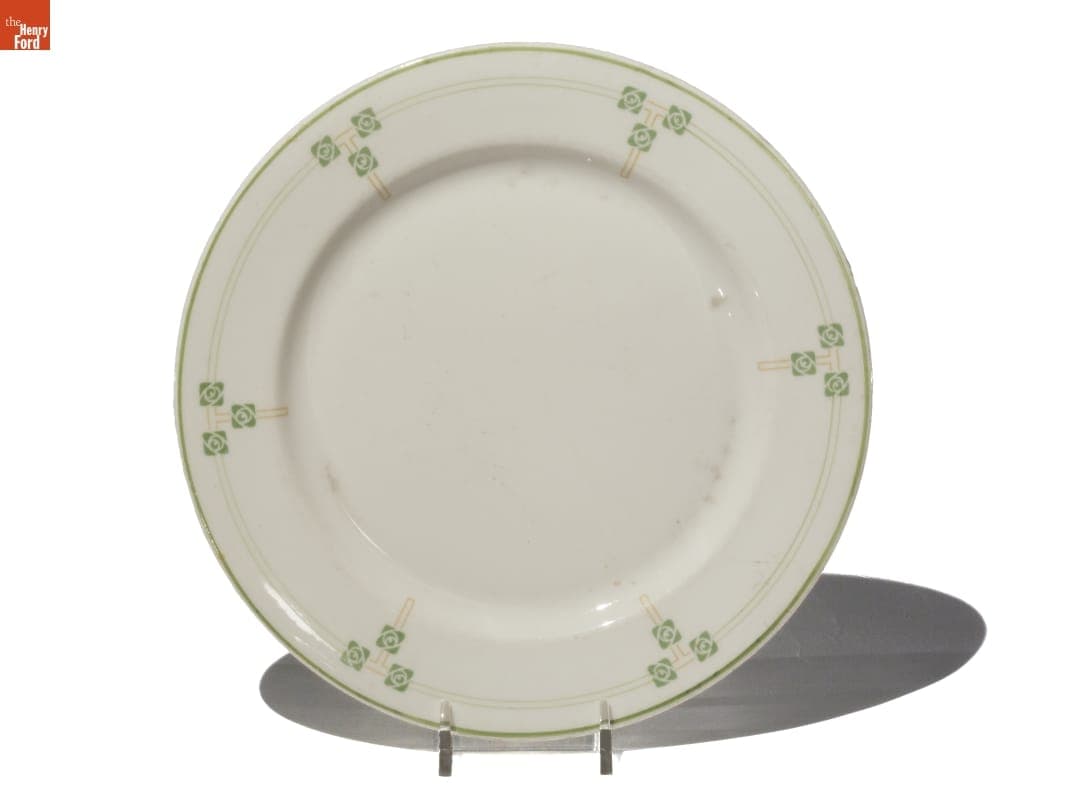 Luncheon Plate in Tudor Rose Pattern, 1912-1919
