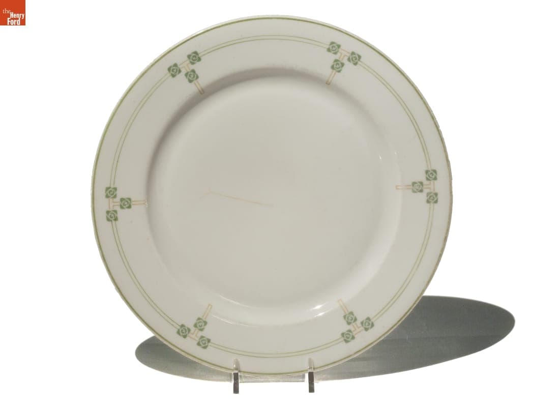 Luncheon Plate in Tudor Rose Pattern, 1912-1919