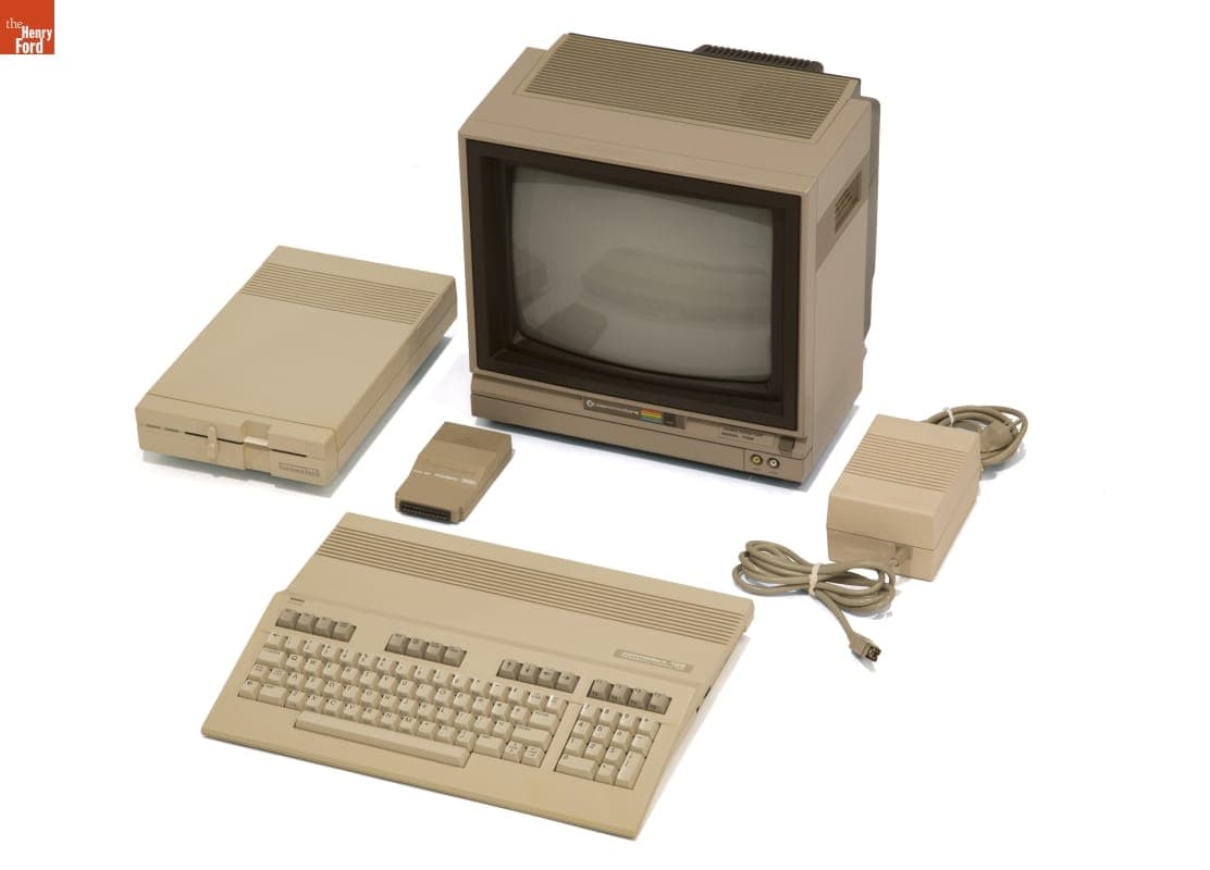 Commodore Personal Computer, Model 128, 1985