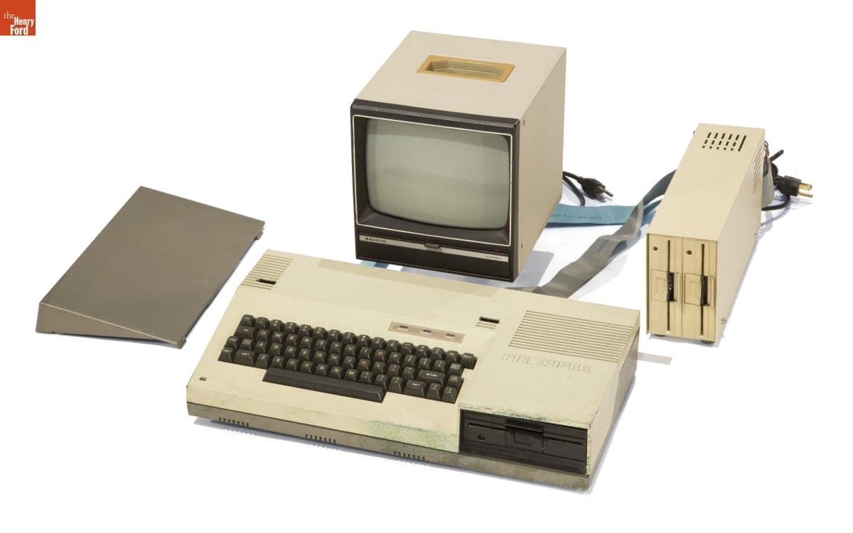 Pied Piper Portable Computer with Sanyo Monitor, 1981-1983
