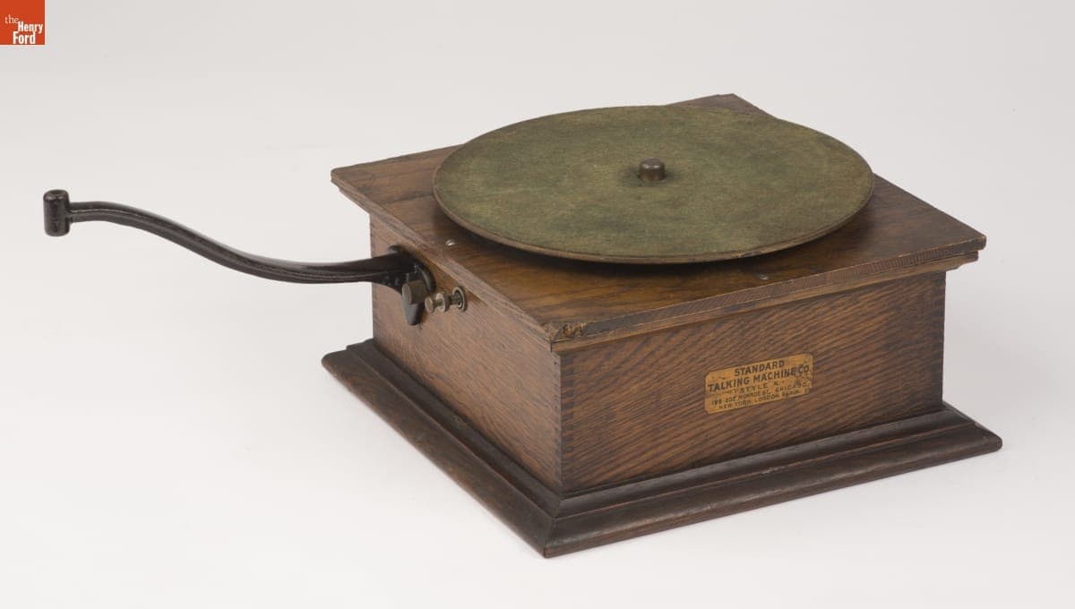 Standard Disc Phonograph, Style X, 1905-1910