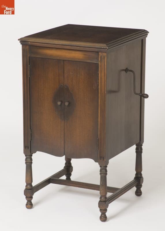 Brunswick Panatrope Phonograph, Exponential Type 8-7, 1927-1928