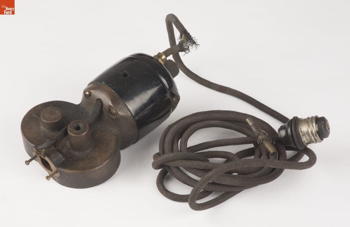Jones Motrola Phonograph Winder, circa 1918