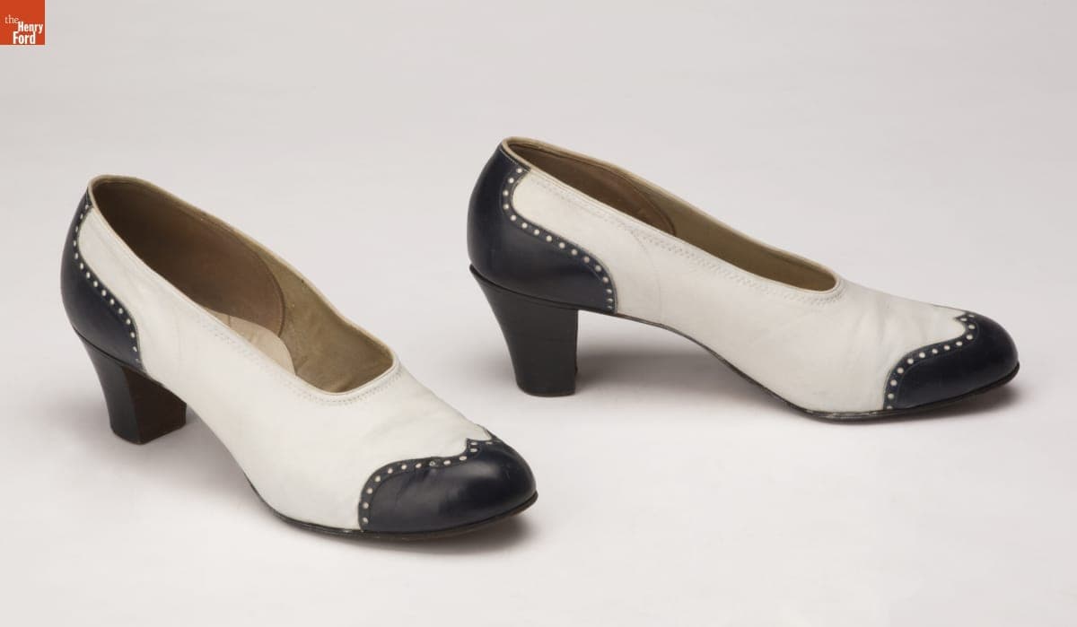 Spectator Pumps, 1943-1944