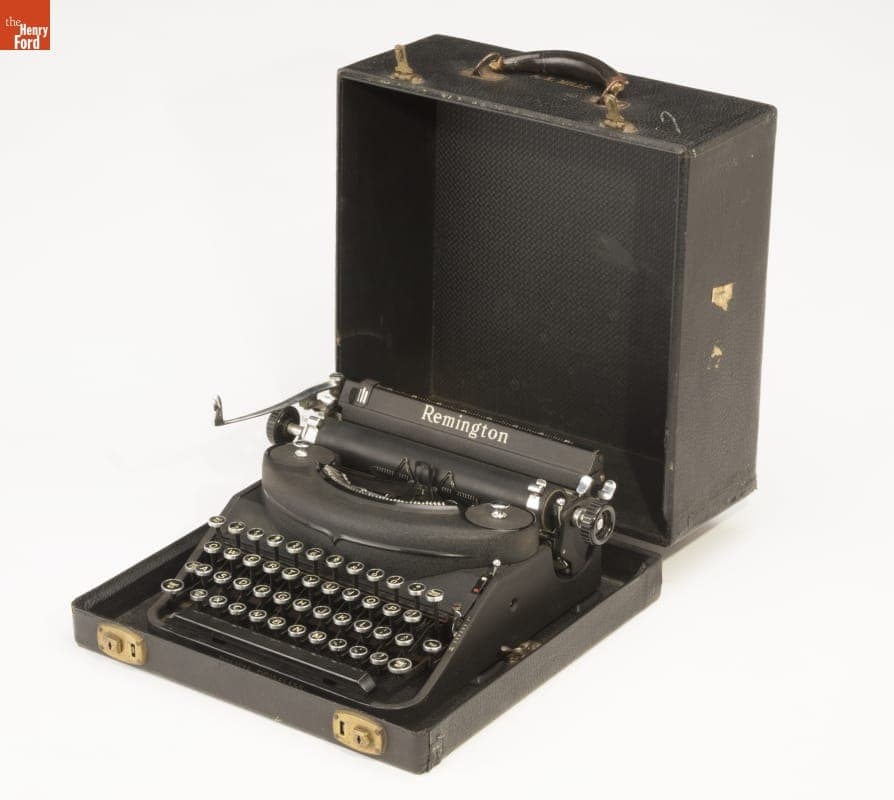 Remington Deluxe Noiseless Typewriter, 1938