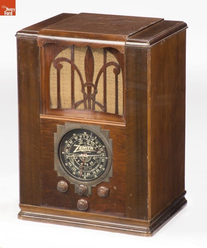Zenith Black Dial Tombstone Radio, Model 6V27, 1936