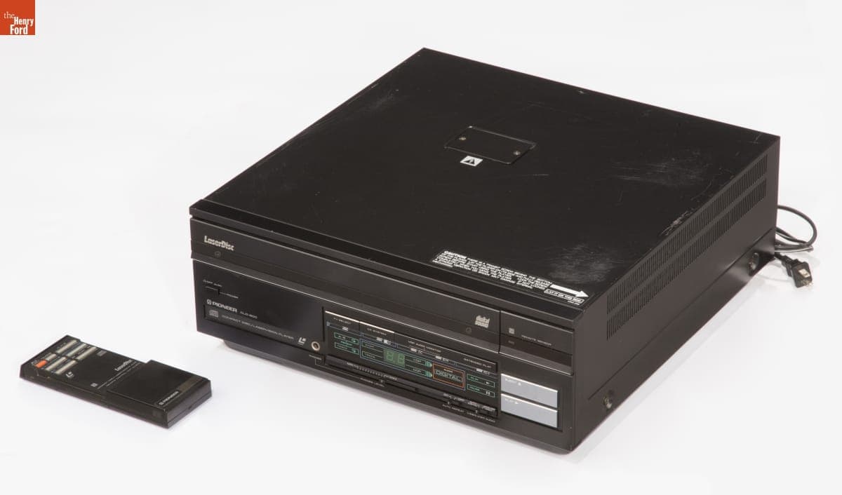 Pioneer CLD-900 Combination Compact Disc and Laser Disc Player, 1984-1986