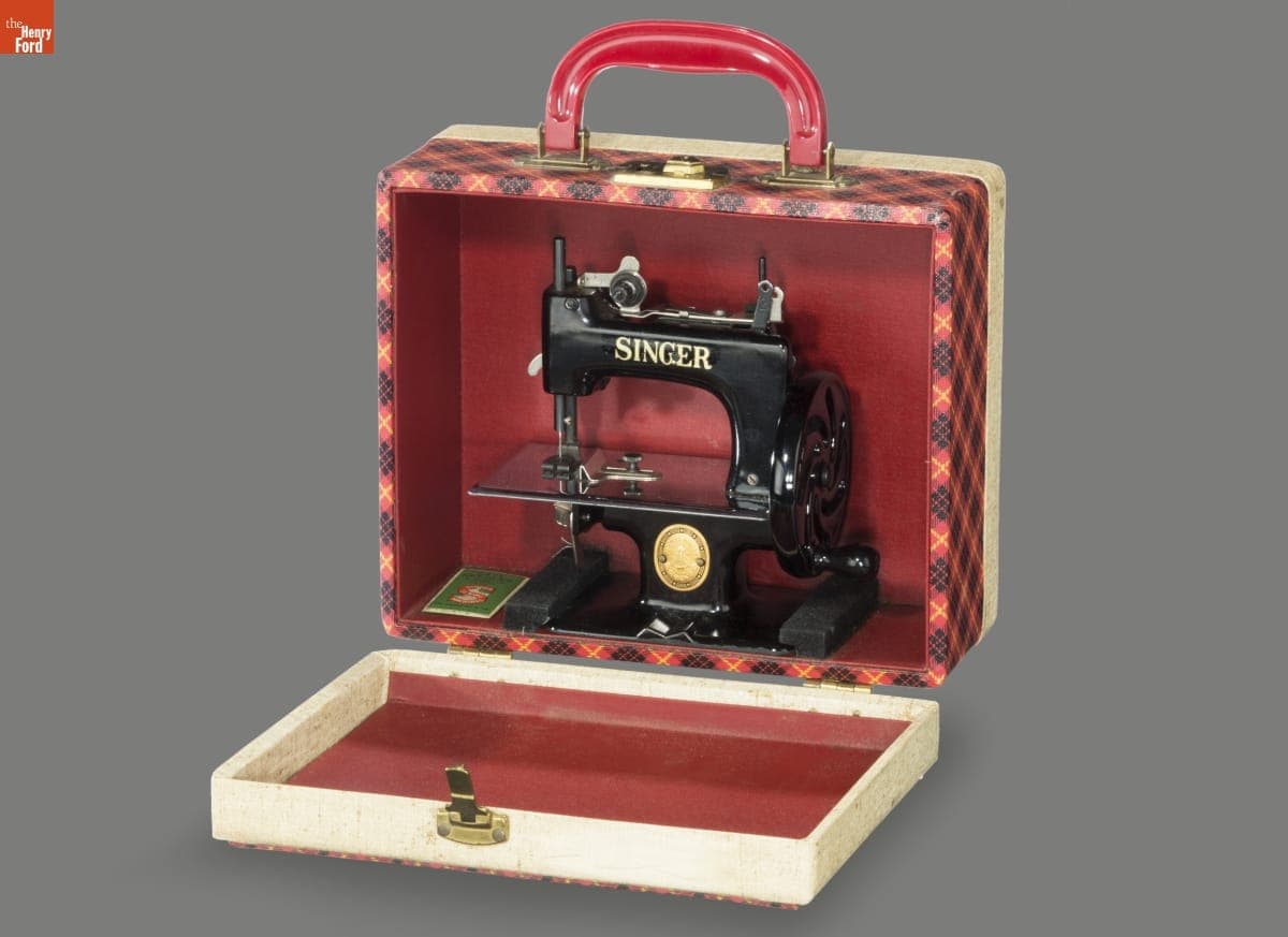 Child's Singer Sewing Machine, 1950-1960