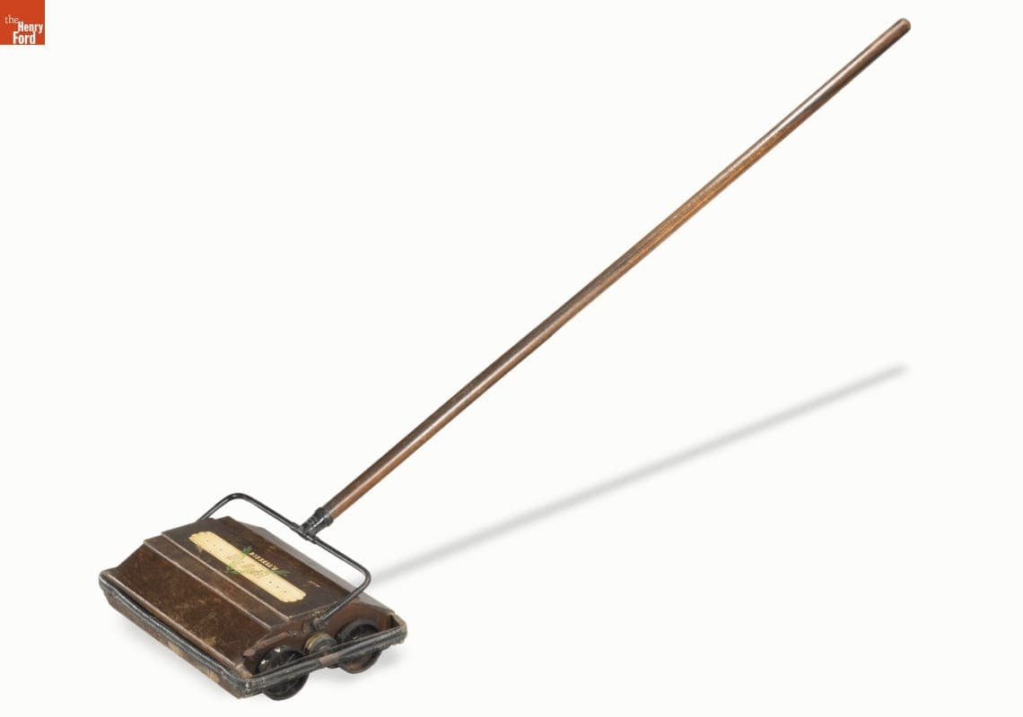 Bissell War Model Carpet Sweeper, 1942-1945