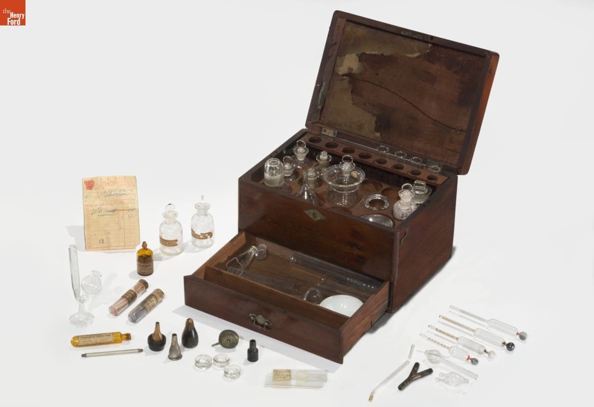 Portable Apothecary Container, 1900-1936