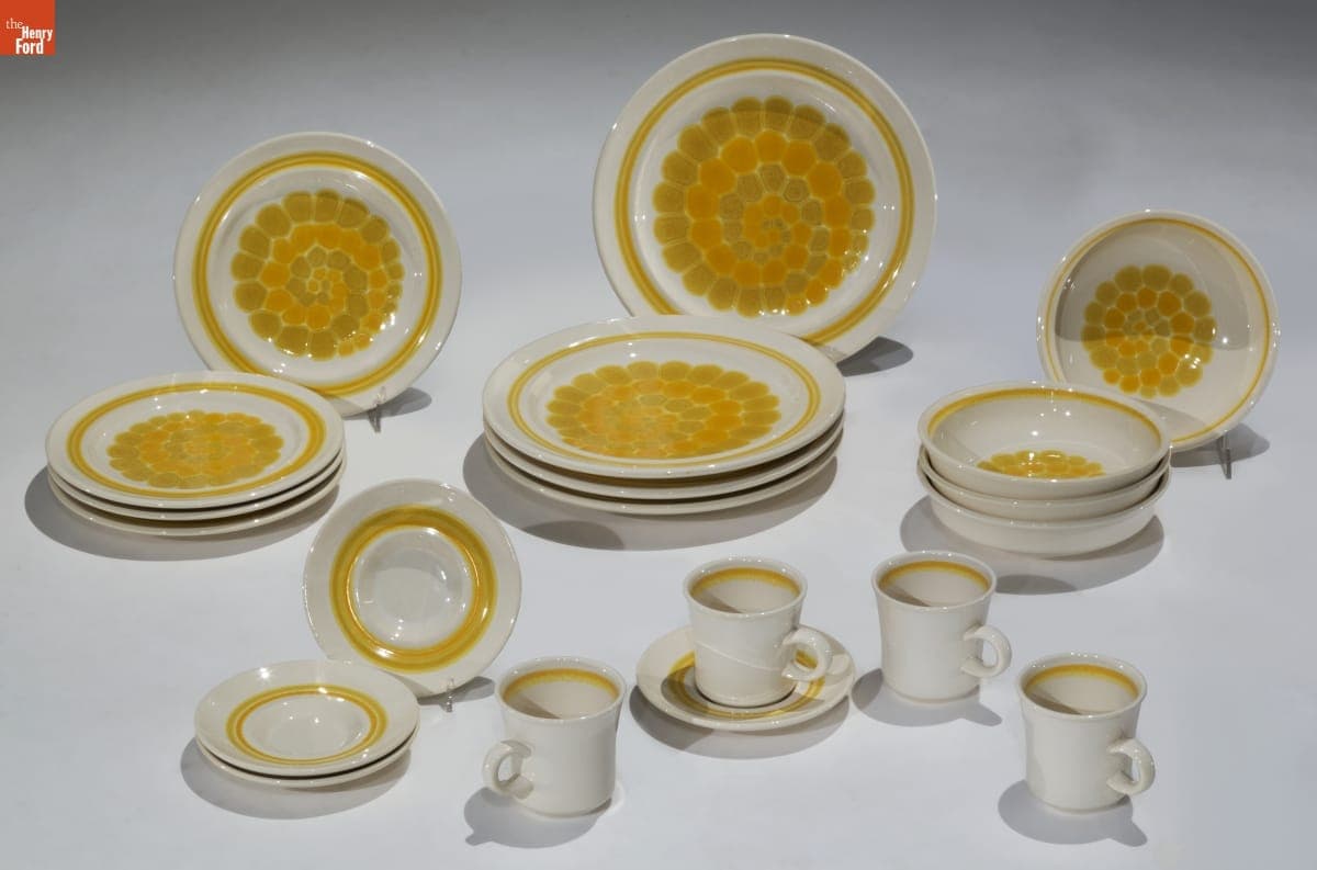 Franciscan China Dinnerware Service for Four, "Sundance" Pattern, 1972-1977