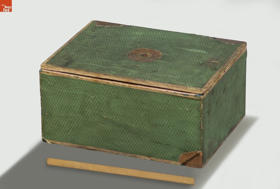 Shaker's Apiary Honey Box, Made in the Shaker Community in Mt. Lebanon, New York, 1900-1929