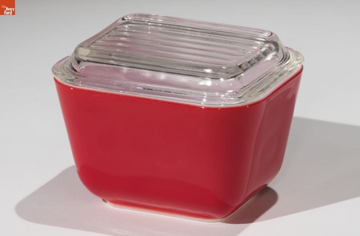 Corning "Pyrex" Refrigerator Dish, 1947-1960