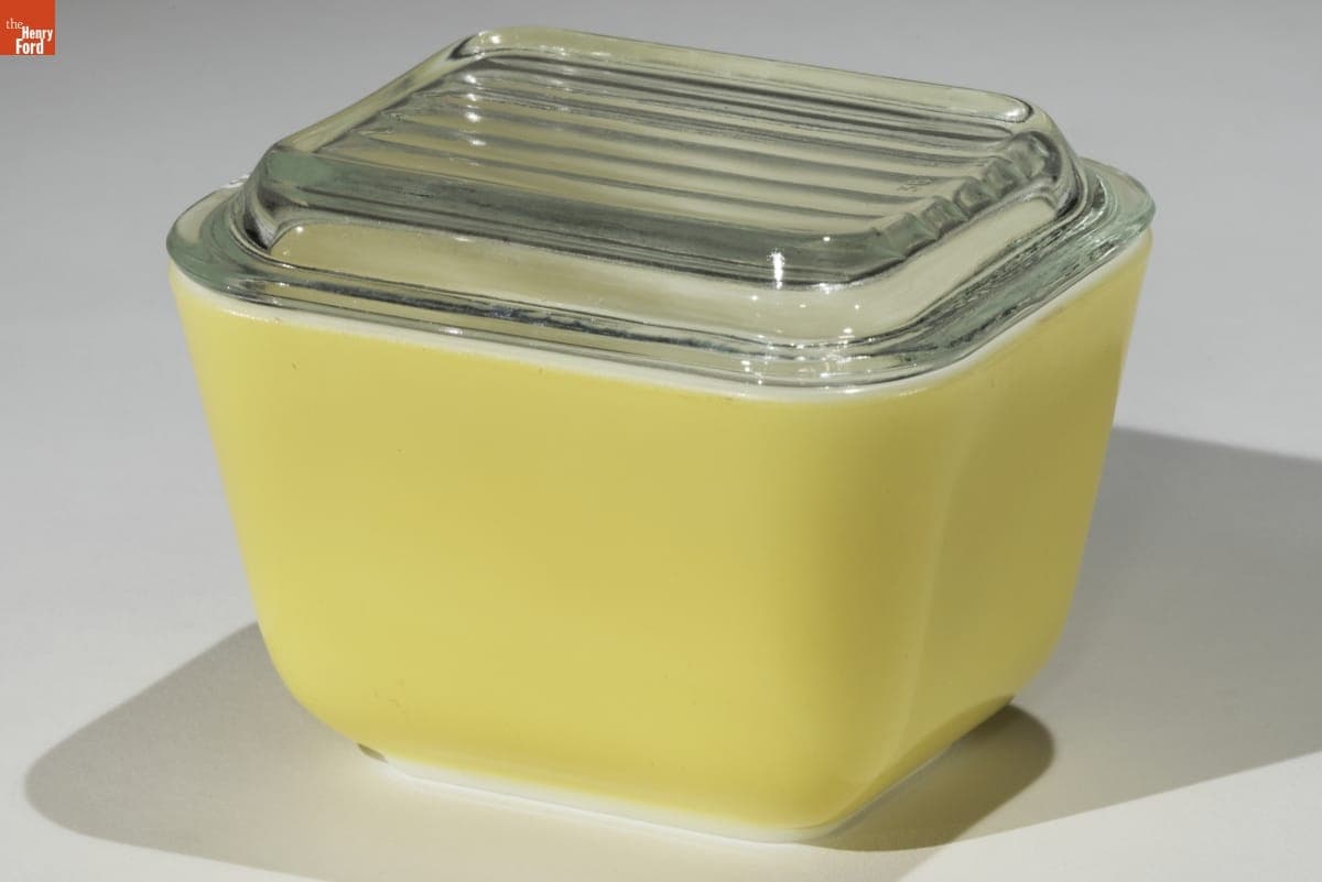 Corning "Pyrex" Refrigerator Dish, 1947-1960