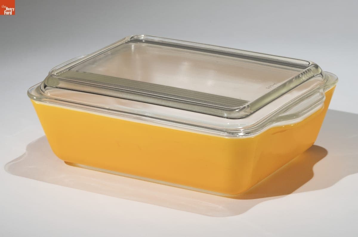 Corning "Pyrex" Refrigerator Dish, 1947-1960