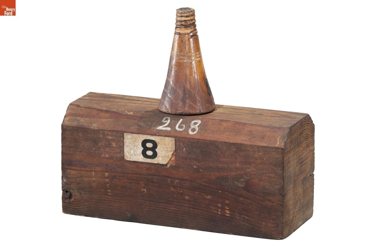 Power Line Crossarm and Pin