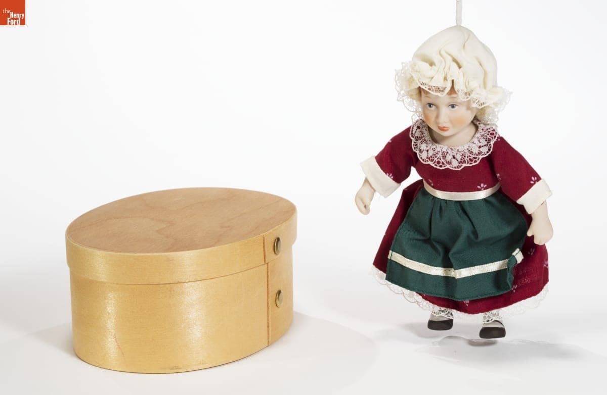 Hallmark "Country Christmas Collection: Old-Fashioned Doll" Christmas Ornament, 1985