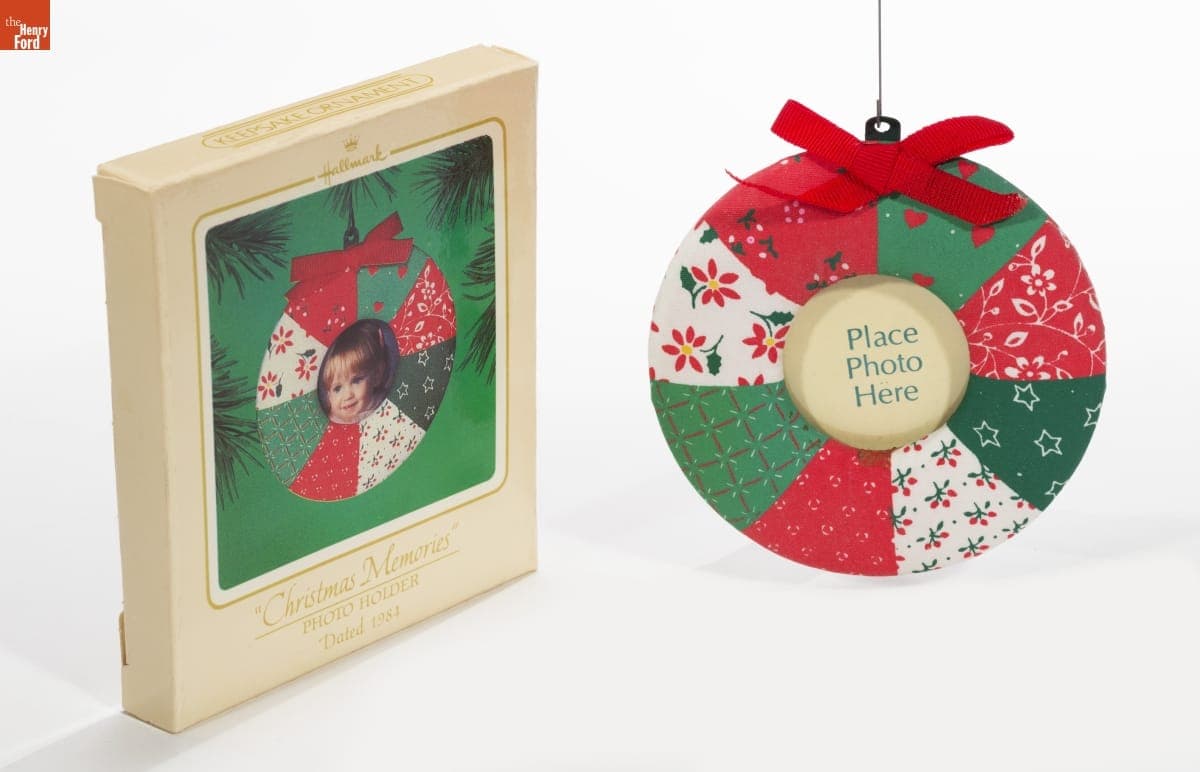 Hallmark "Christmas Memories Photo Holder" Christmas Ornament, 1984