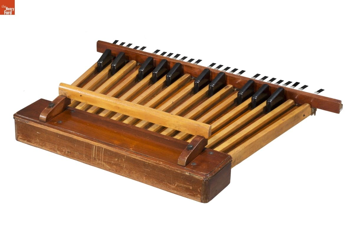Organ Pedalboard