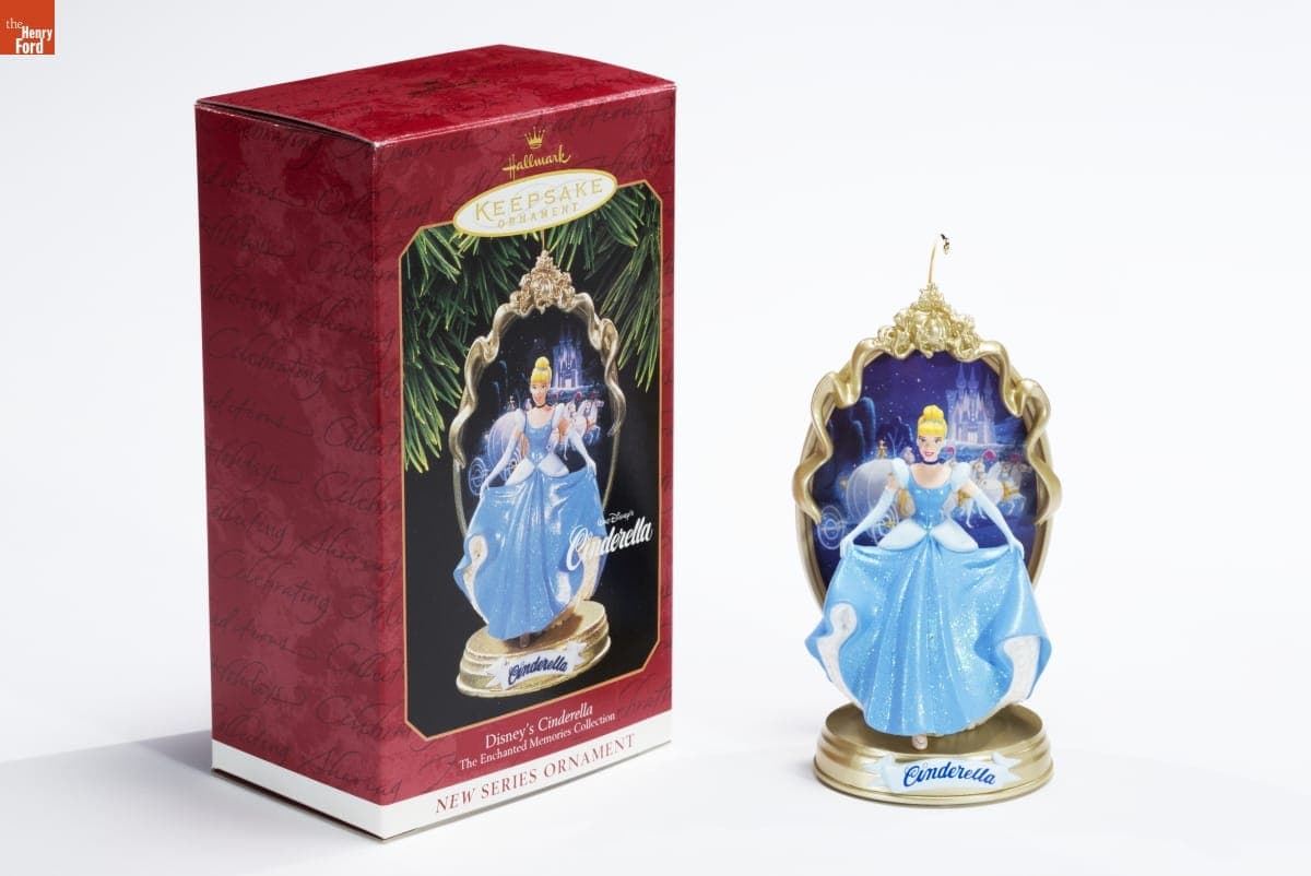 Hallmark "The Enchanted Memories Collection: Disney's Cinderella" Christmas Ornament, 1997