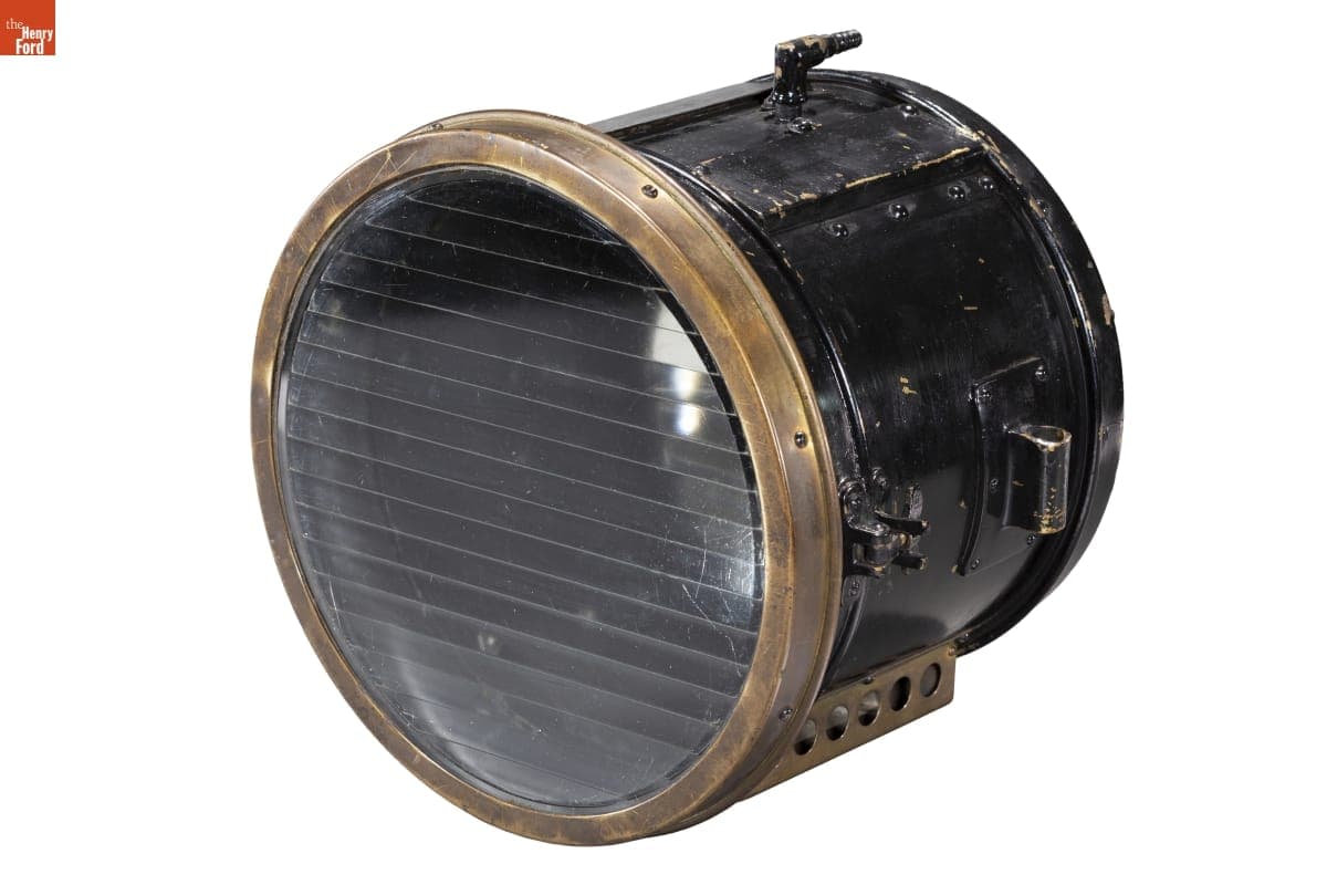 Rushmore Dynamo Works Lens Mirror Searchlight, circa 1902