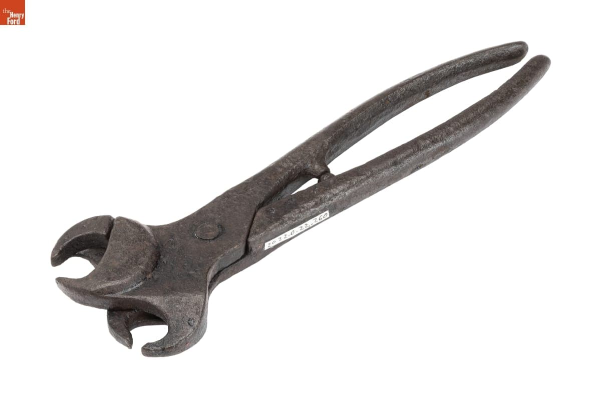 Hog Ringing Pliers