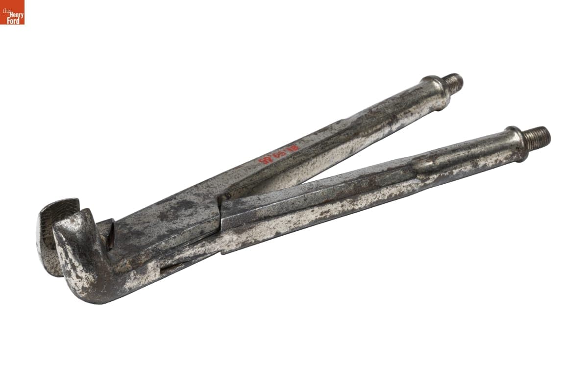 Molar Extractor, circa 1920