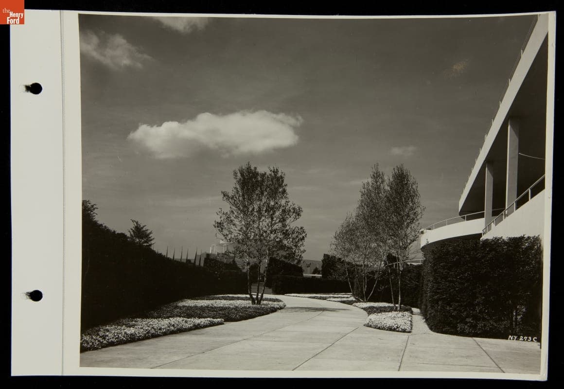 Grounds outside Ford Exposition Building, New York World's Fair, 1939
